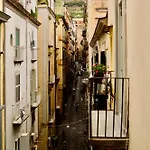 Monteroduni 22 - Chiaia Design Bed & Breakfast Naples