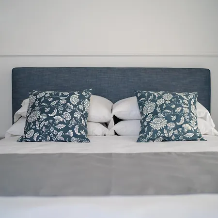 Monteroduni 22 - Chiaia Design Bed & Breakfast Naples