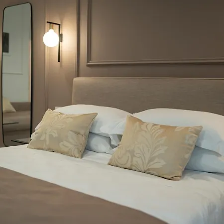 Monteroduni 22 - Chiaia Design Nocleg ze śniadaniem 4*