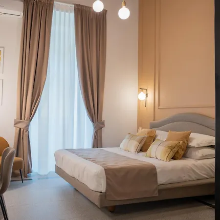 Monteroduni 22 - Chiaia Design 4* Neapol