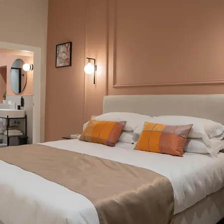 Monteroduni 22 - Chiaia Design Nocleg ze śniadaniem 4*